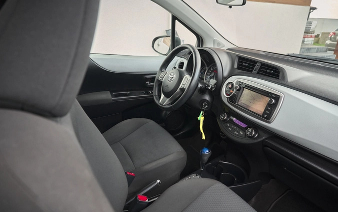 Toyota Yaris cena 41900 przebieg: 83985, rok produkcji 2012 z Ostróda małe 781